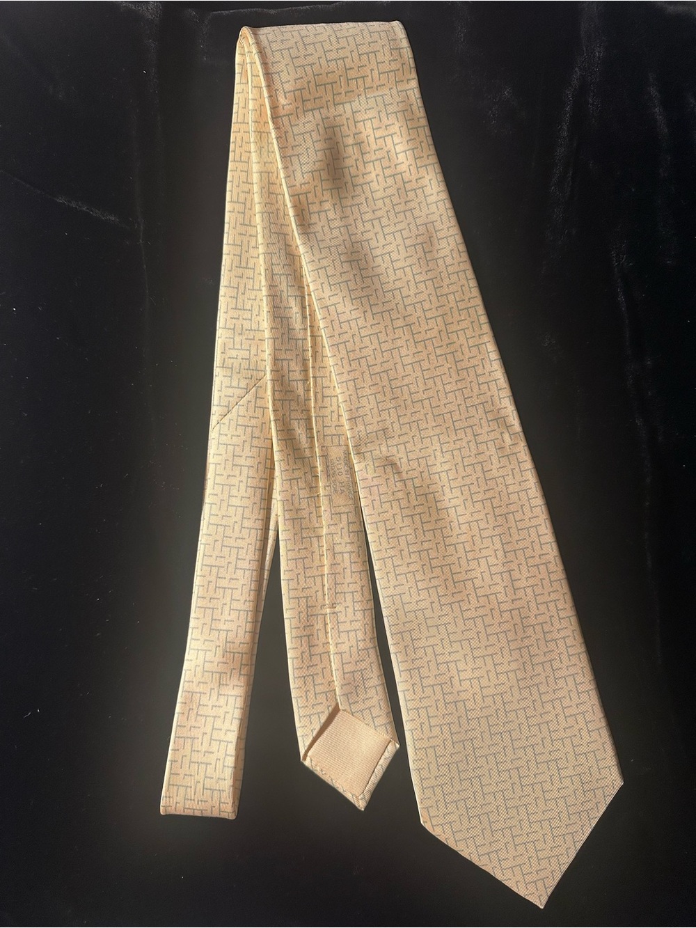 Hermes Pale Cream Tie with Subtle Geometric Pattern